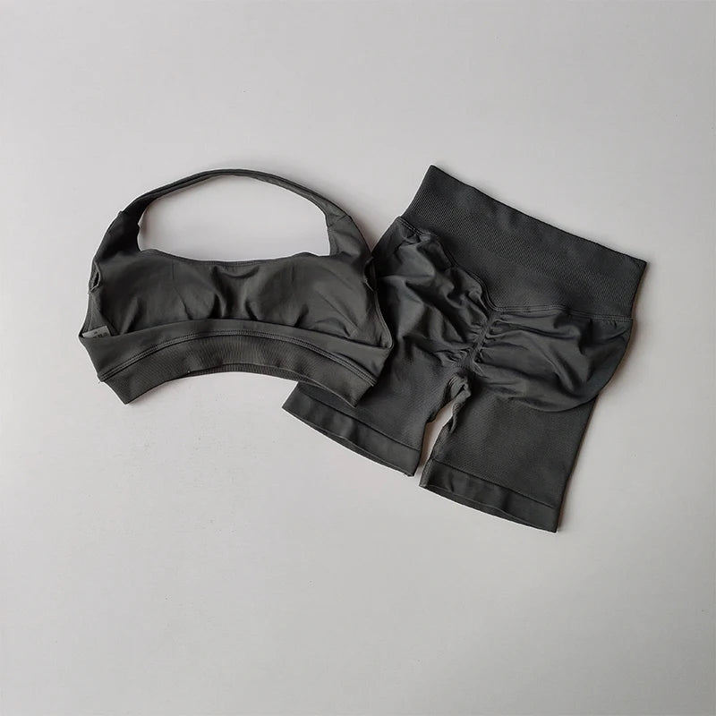 SKINOFSKIN Halter Neck Yoga Set With Sports Bra And Shorts